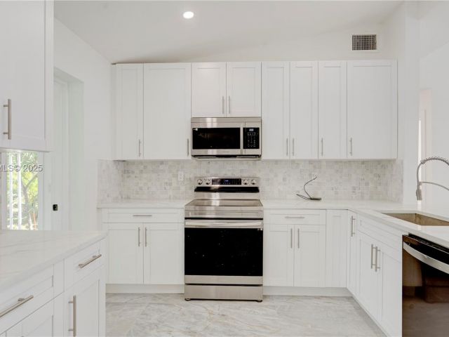 Home for sale at 1035 NW 11th Ct - photo 7434825