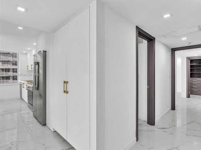 Apartment for sale  Unit #712 - photo 6883178