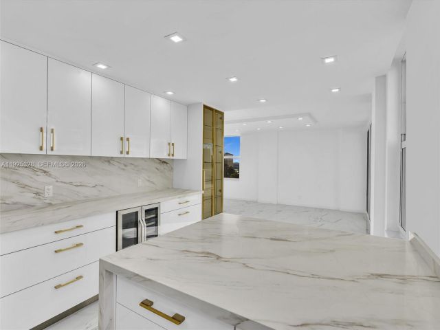 Apartment for sale  Unit #712 - photo 6883181