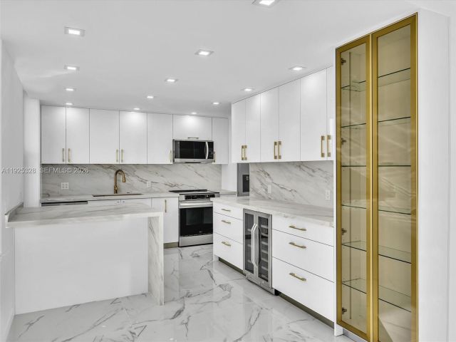 Apartment for sale  Unit #712 - photo 6883183