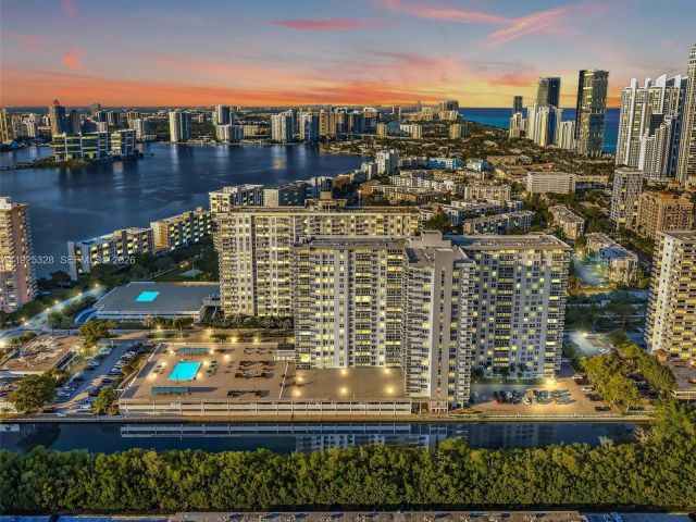 Apartment for sale  Unit #712 - photo 6883193