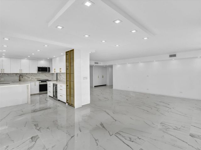 Apartment for sale  Unit #712 - photo 6883195