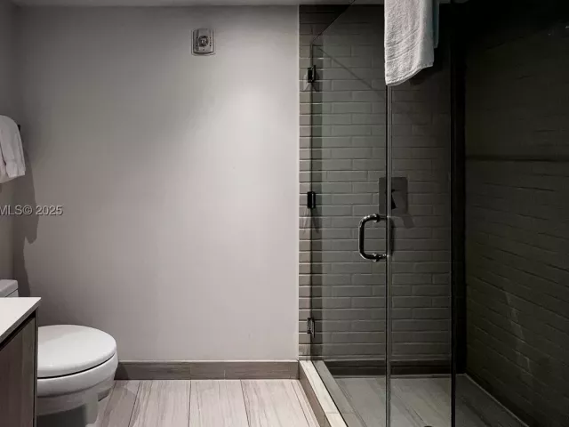 2-bedroom condo for sale in Hollywood - 4010 S Ocean Dr R3005 - MondialRealty