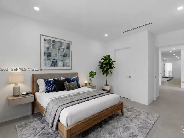 4-bedroom home for sale in Miami - 2610 SW 17th St - MondialRealty