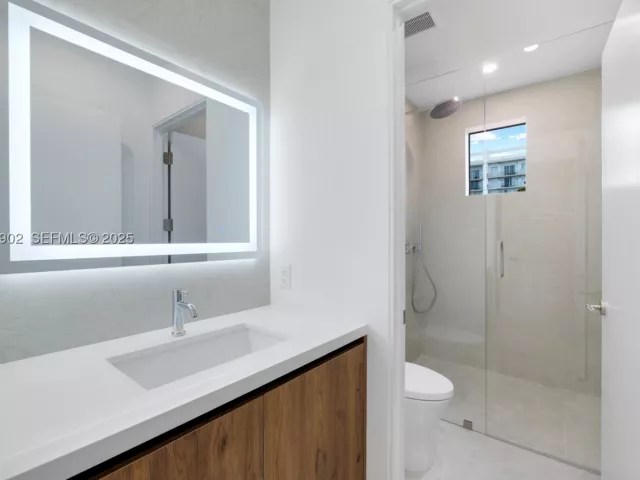 4-bedroom home for sale in Miami - 2610 SW 17th St - MondialRealty