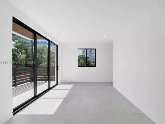 4-bedroom home for sale in Miami - 2610 SW 17th St - MondialRealty