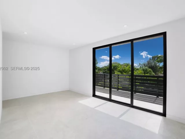 4-bedroom home for sale in Miami - 2610 SW 17th St - MondialRealty