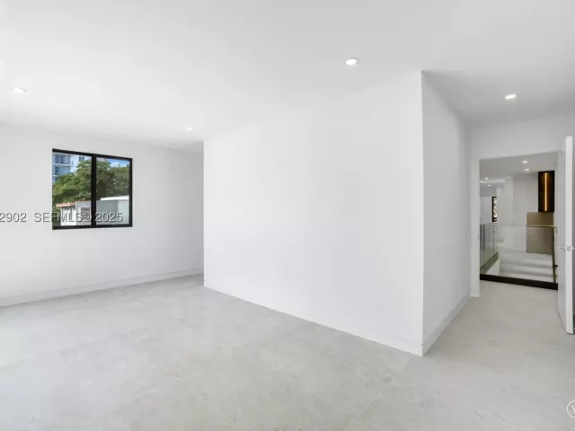 4-bedroom home for sale in Miami - 2610 SW 17th St - MondialRealty