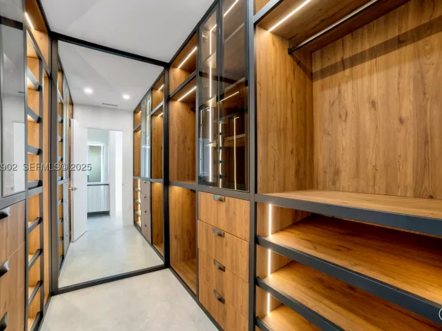 4-bedroom home for sale in Miami - 2610 SW 17th St - MondialRealty