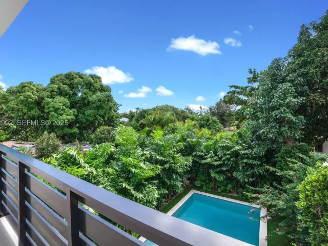 4-bedroom home for sale in Miami - 2610 SW 17th St - MondialRealty
