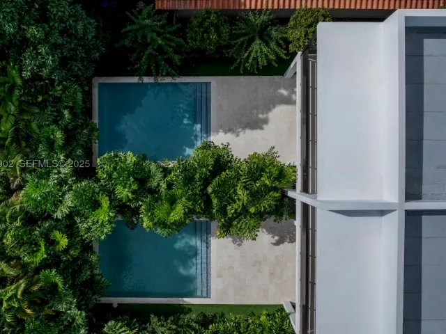 4-bedroom home for sale in Miami - 2610 SW 17th St - MondialRealty