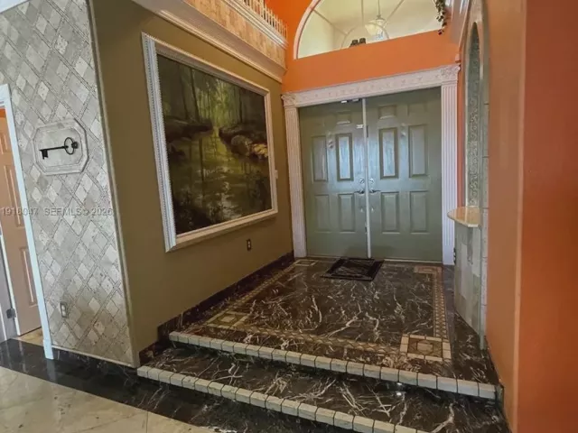 3-bedroom home for rent in Hallandale Beach - 232 SW 7th Ave 0 - MondialRealty