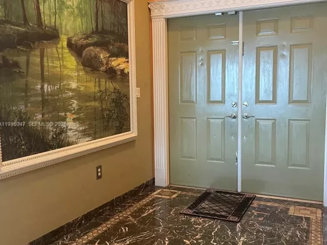 3-bedroom home for rent in Hallandale Beach - 232 SW 7th Ave 0 - MondialRealty