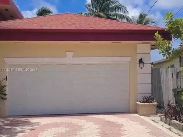 3-bedroom home for rent in Hallandale Beach - 232 SW 7th Ave 0 - MondialRealty