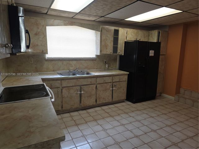 3-bedroom home for rent in Miami - 250 NW 63rd Ct 2 - MondialRealty