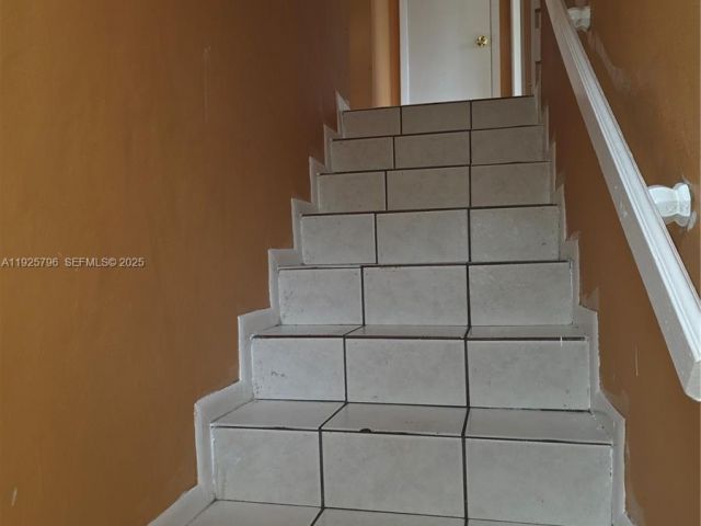 3-bedroom home for rent in Miami - 250 NW 63rd Ct 2 - MondialRealty