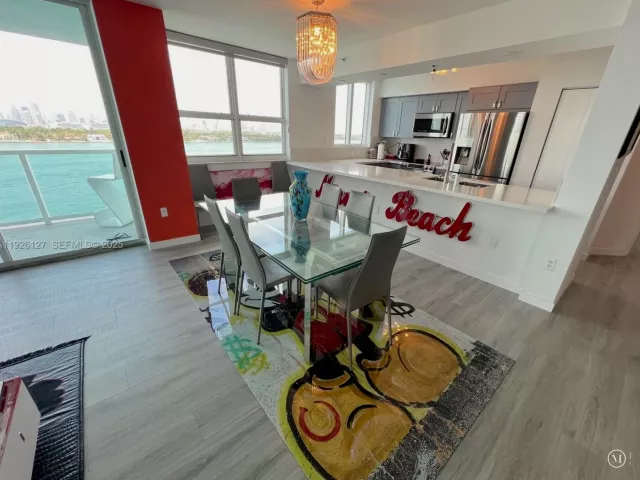 2-bedroom condo for sale in Miami Beach - 650 West Ave 1001 - MondialRealty