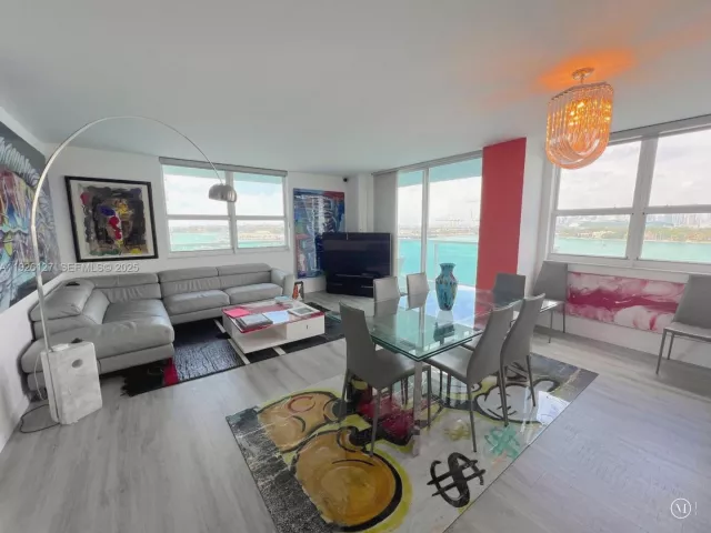 2-bedroom condo for sale in Miami Beach - 650 West Ave 1001 - MondialRealty