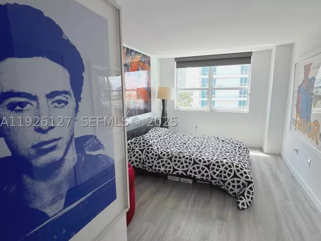 2-bedroom condo for sale in Miami Beach - 650 West Ave 1001 - MondialRealty