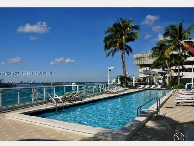 2-bedroom condo for sale in Miami Beach - 650 West Ave 1001 - MondialRealty