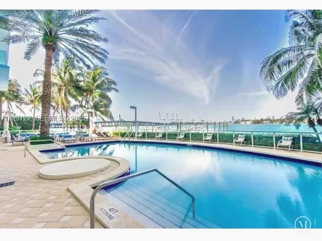 2-bedroom condo for sale in Miami Beach - 650 West Ave 1001 - MondialRealty