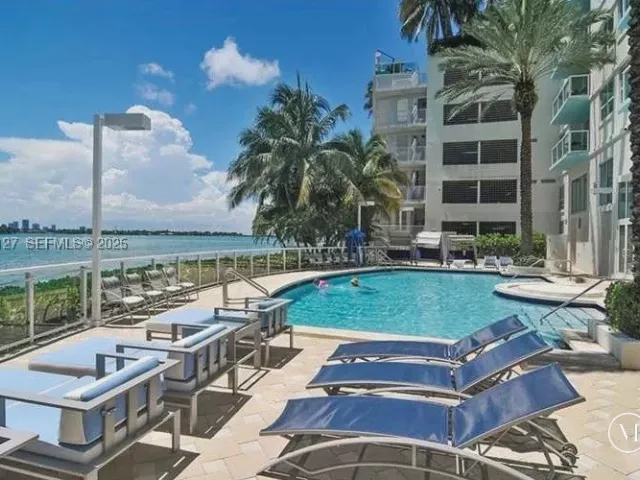 2-bedroom condo for sale in Miami Beach - 650 West Ave 1001 - MondialRealty