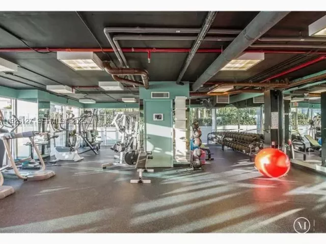 2-bedroom condo for sale in Miami Beach - 650 West Ave 1001 - MondialRealty