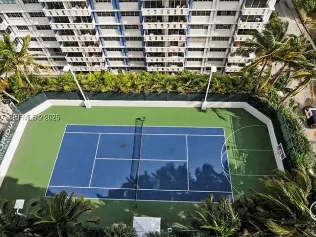 2-bedroom condo for sale in Miami Beach - 650 West Ave 1001 - MondialRealty