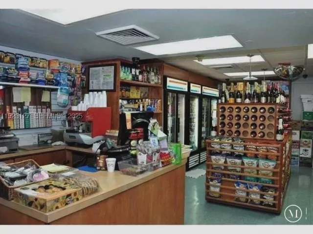 2-bedroom condo for sale in Miami Beach - 650 West Ave 1001 - MondialRealty