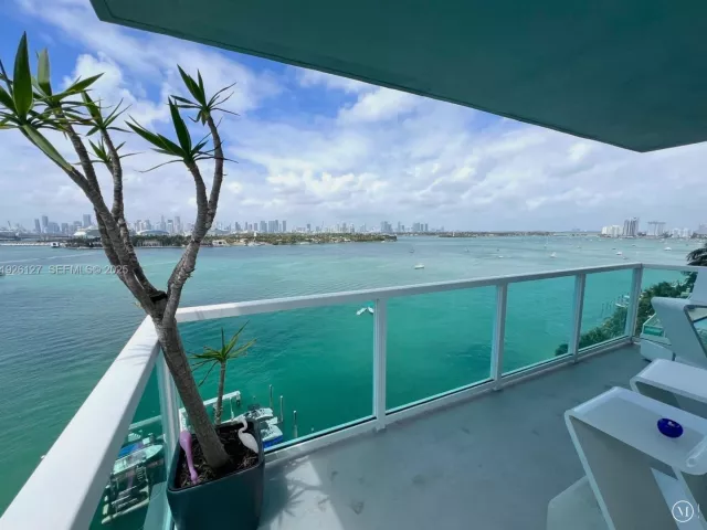 2-bedroom condo for sale in Miami Beach - 650 West Ave 1001 - MondialRealty
