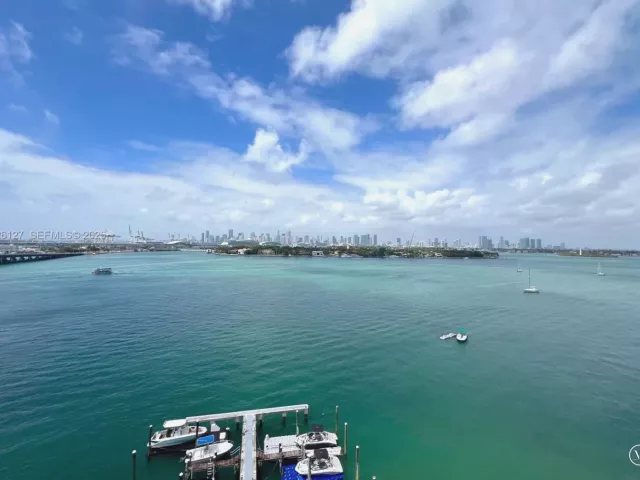 2-bedroom condo for sale in Miami Beach - 650 West Ave 1001 - MondialRealty