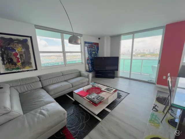2-bedroom condo for sale in Miami Beach - 650 West Ave 1001 - MondialRealty