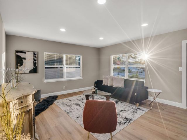 Home for sale at 1100 NW 7th Ave - photo 6863650