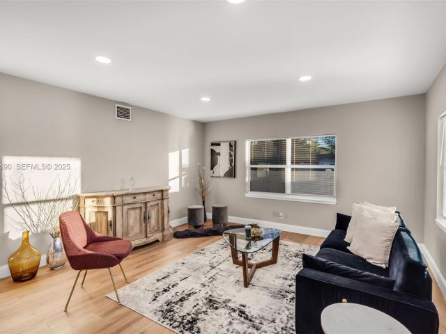 Home for sale at 1100 NW 7th Ave - photo 6863652