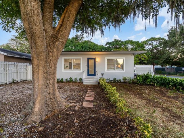 Home for sale at 1100 NW 7th Ave - photo 6863656