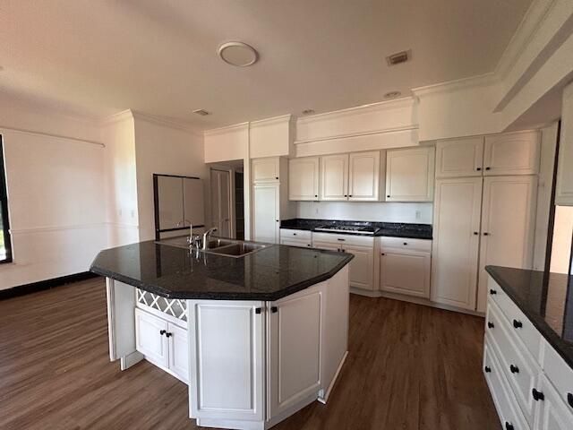 Home for sale at 2901 Embassy Drive - photo 6864978