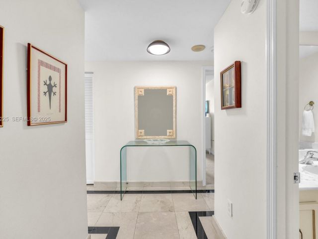 Apartment for rent  Unit #413 - photo 6864421