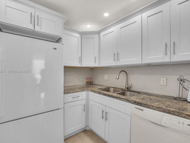 Apartment for rent  Unit #413 - photo 6864424