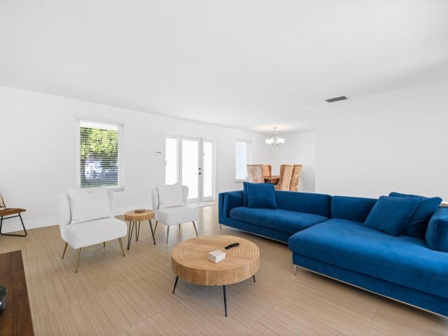 Home for rent at 811 Capri Street - photo 6865200