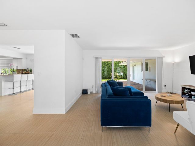 Home for rent at 811 Capri Street - photo 6865201