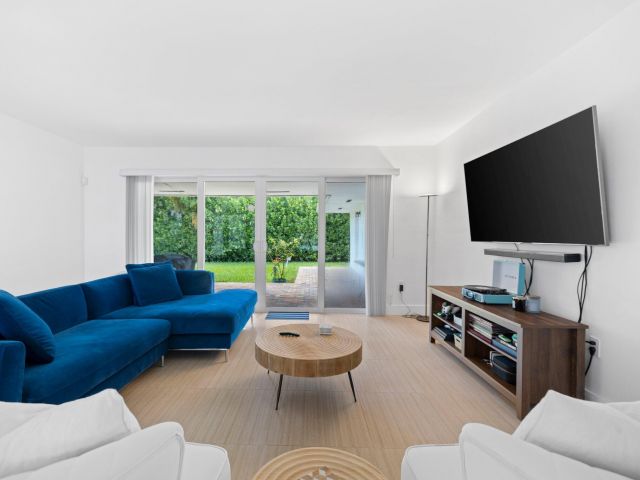 Home for rent at 811 Capri Street - photo 6865202