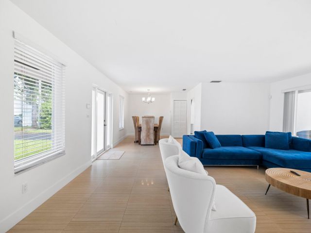 Home for rent at 811 Capri Street - photo 6865203