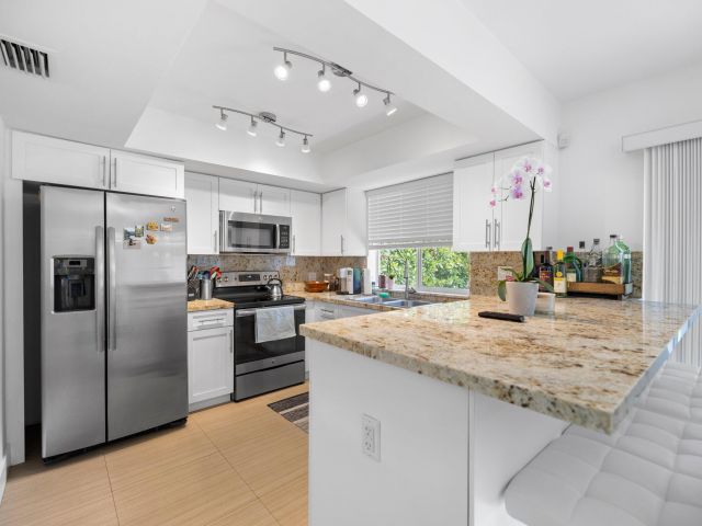 Home for rent at 811 Capri Street - photo 6865205