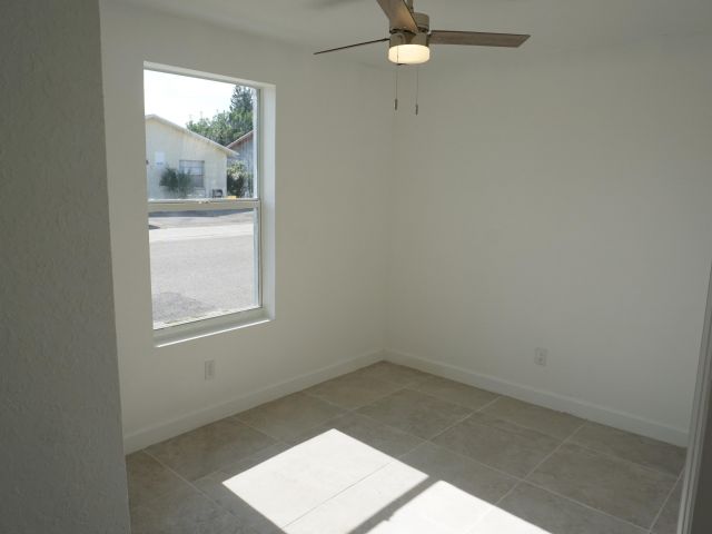Home for rent at 957 Lewis Drive - photo 6865273