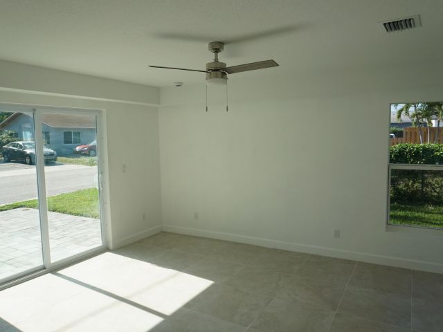 Home for rent at 957 Lewis Drive - photo 6865275