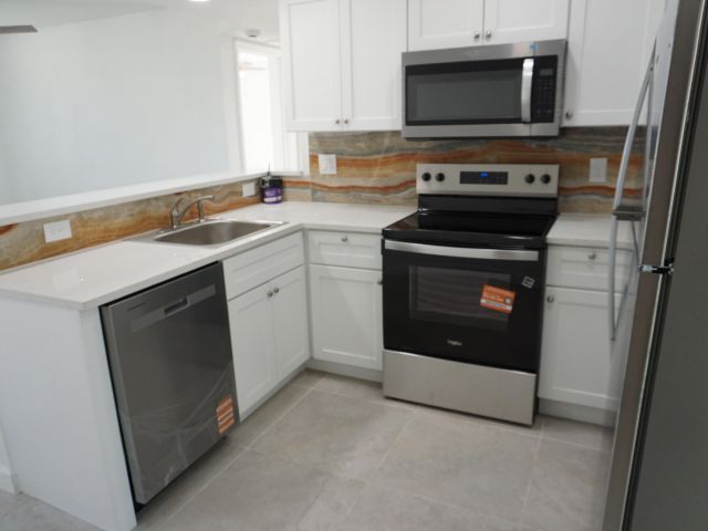 Home for rent at 957 Lewis Drive - photo 6865276