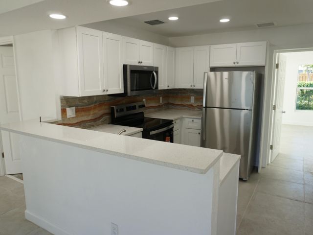 Home for rent at 957 Lewis Drive - photo 6865277