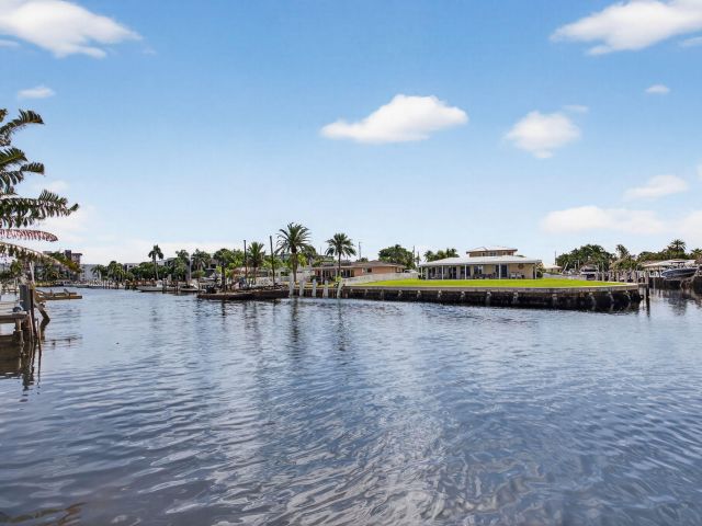 Home for sale at 491 SE 15th Avenue - photo 6896482