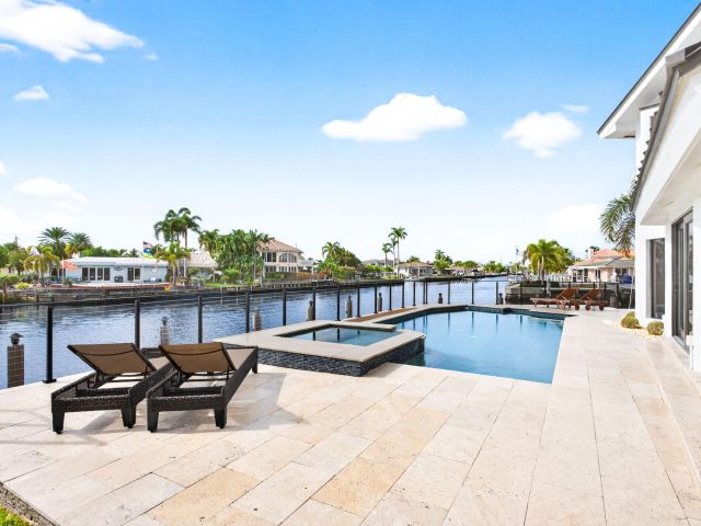 Home for sale at 491 SE 15th Avenue - photo 6896485