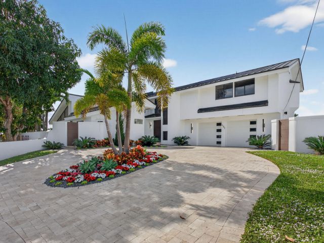 Home for sale at 491 SE 15th Avenue - photo 6896497